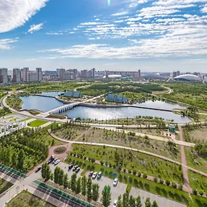 Отель у ботанического сада, в самом центре, Астана